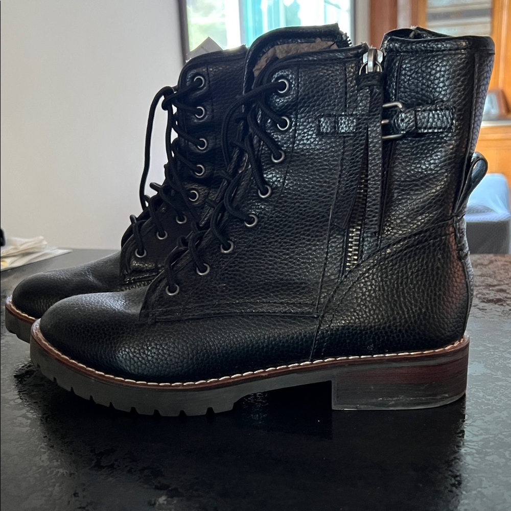 Black Leather Lace-Up Combat Boots - Casual Women’s Ankle Boot